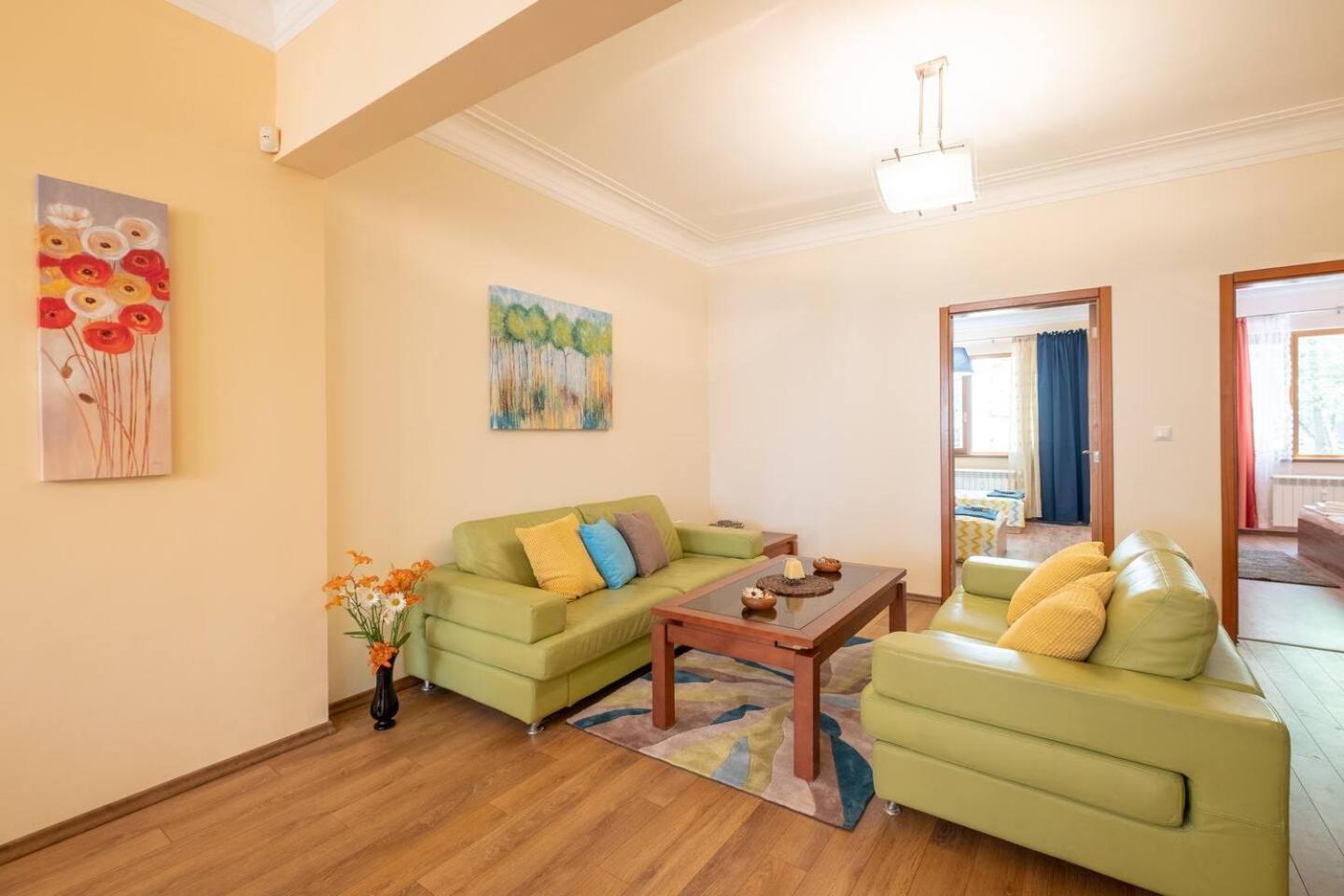 Apartment Pick! Spacious 2 Bedroom