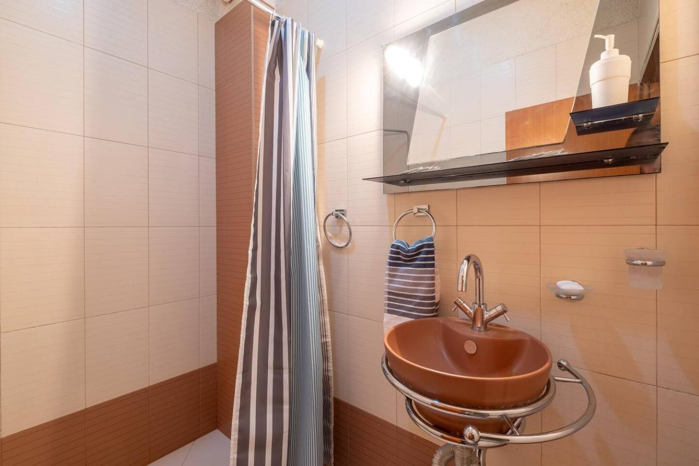 Pick! Spacious 2 Bedroom *
