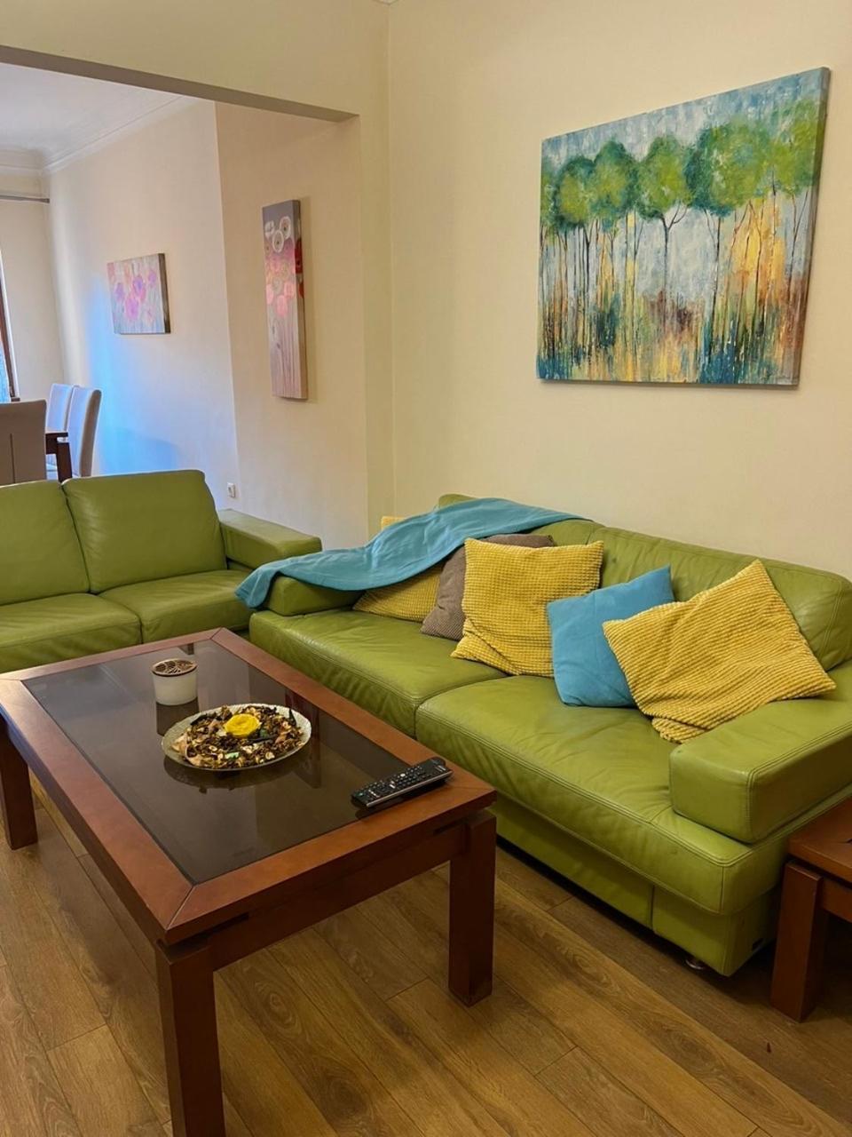 Apartment Pick! Spacious 2 Bedroom *